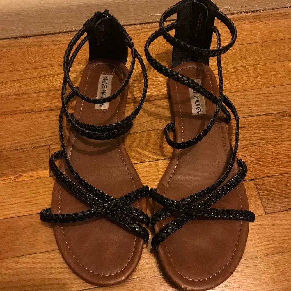 Steve Madden | black braided sandals